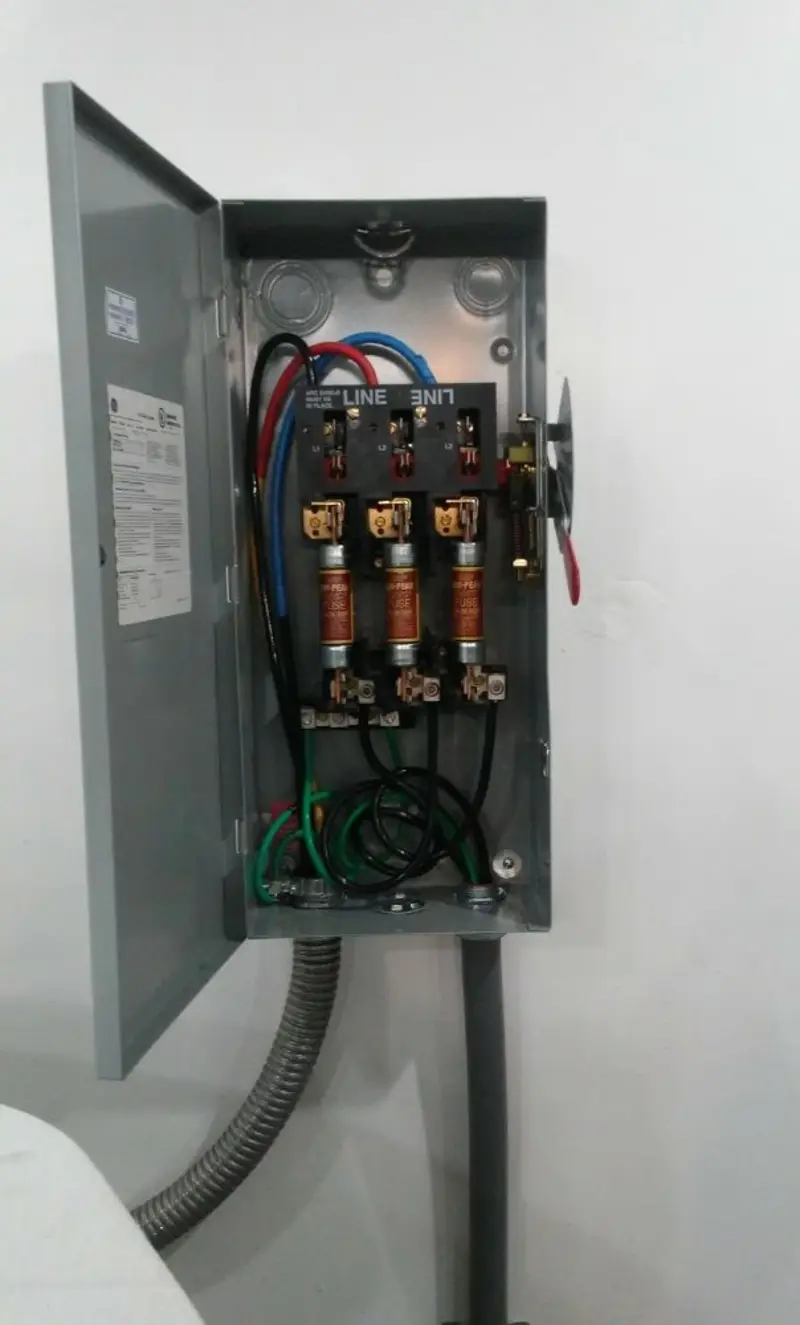 Three-phase disconnect switch installed for Smoke Detector Installation in Pebble Creek